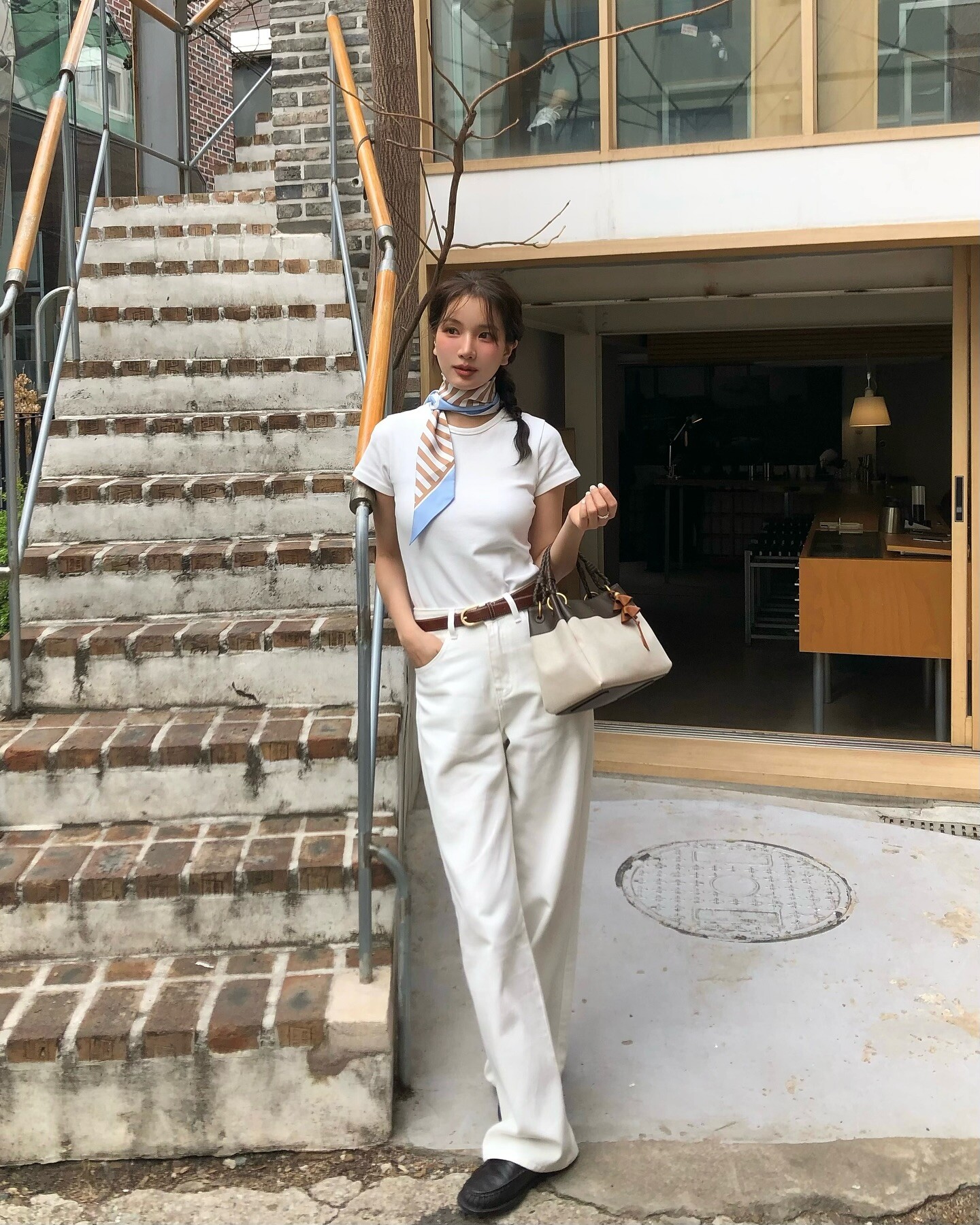 Bước sang mùa hè, chị em amp;#34;ăn gianamp;#34; tuổi cực đỉnh nhờ 5 món thời trang này, dễ phối thành nhiều outfit - 10