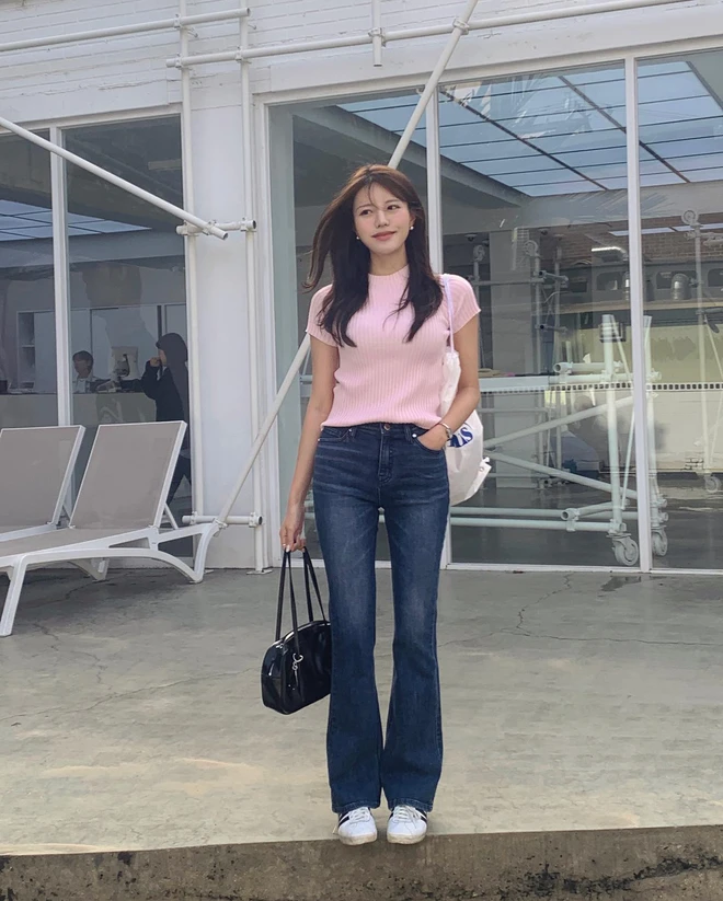 Hội mặc đẹp thi nhau amp;#34;lăng xêamp;#34; 3 kiểu quần jeans này vì che khuyết điểm khéo, mặc lên tôn dáng thấy rõ - 11