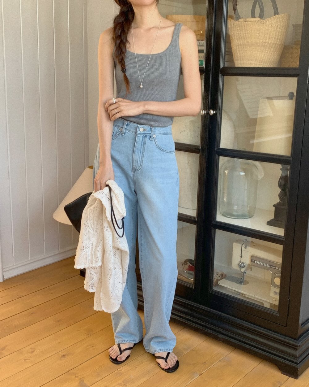 Tủ đồ hè của chị em ít nhất phải có 1 kiểu áo amp;#34;ngôi saoamp;#34; này, phối từ chân váy đến quần short đều hợp - 11