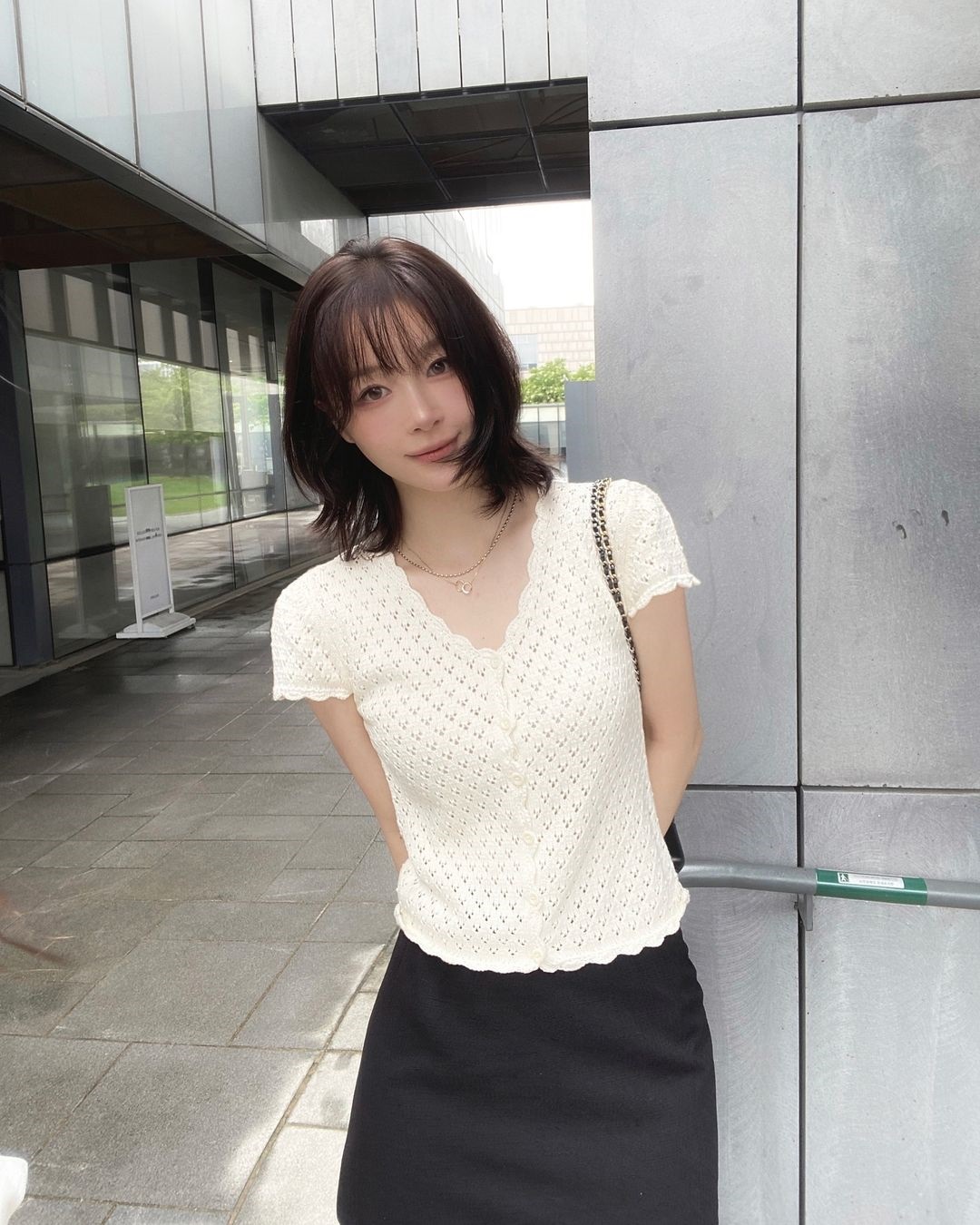 5 kiểu áo cộc tay đang được hội mặc đẹp ưu ái, chị em sắm là mặc xinh suốt mùa Hè - 11