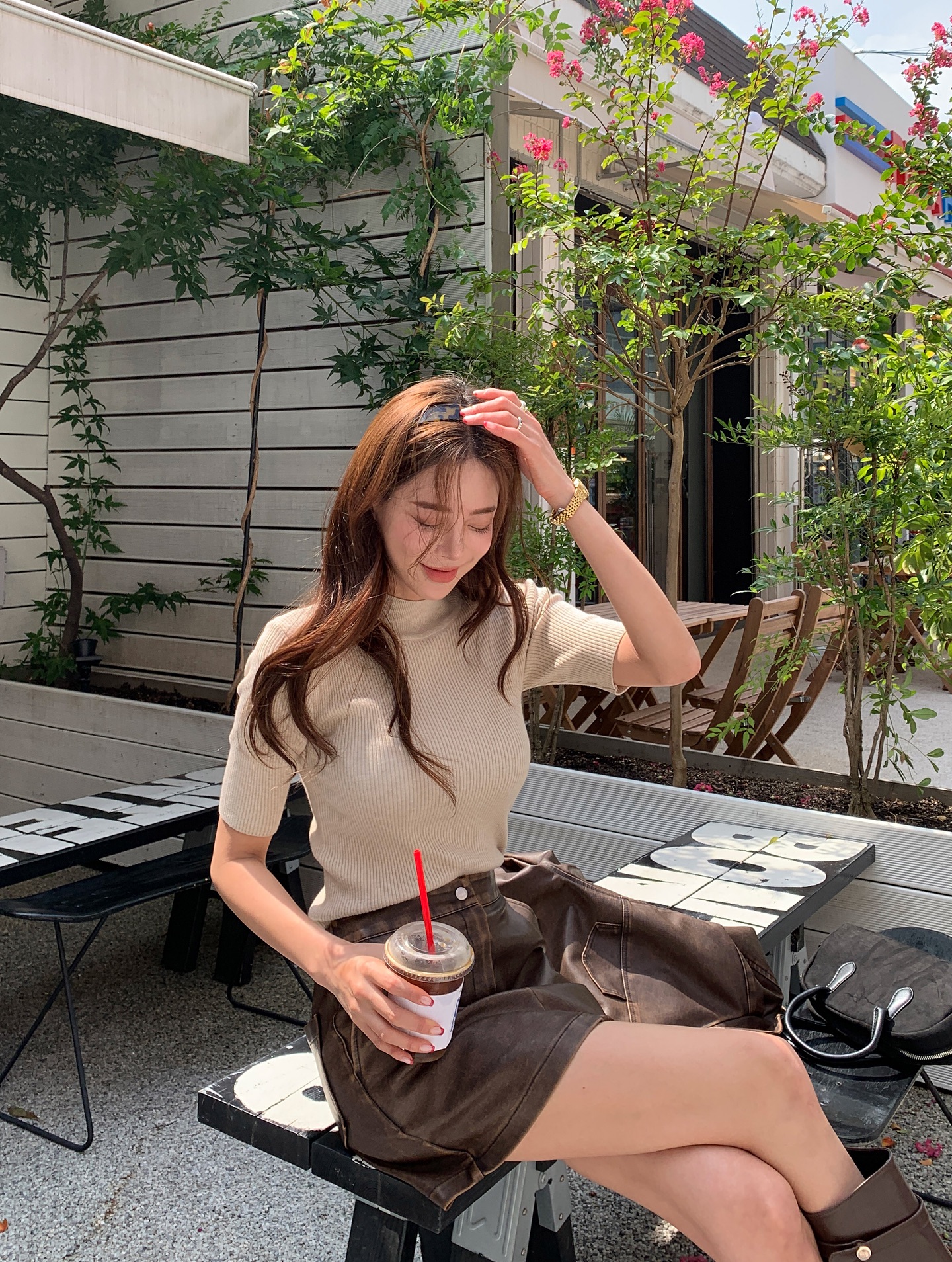 Không cần sắm nhiều, 4 outfit mùa hè này giúp chị em mặc đơn giản mà vẫn sang, áp dụng trông có gu hơn hẳn  - 14