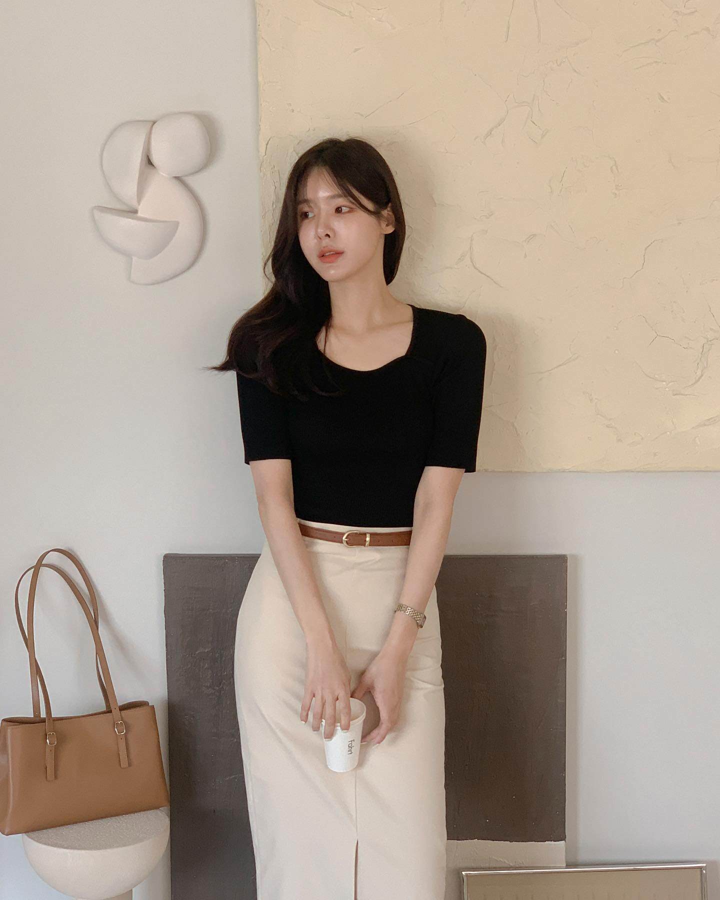 5 kiểu áo cộc tay đang được hội mặc đẹp ưu ái, chị em sắm là mặc xinh suốt mùa Hè - 13