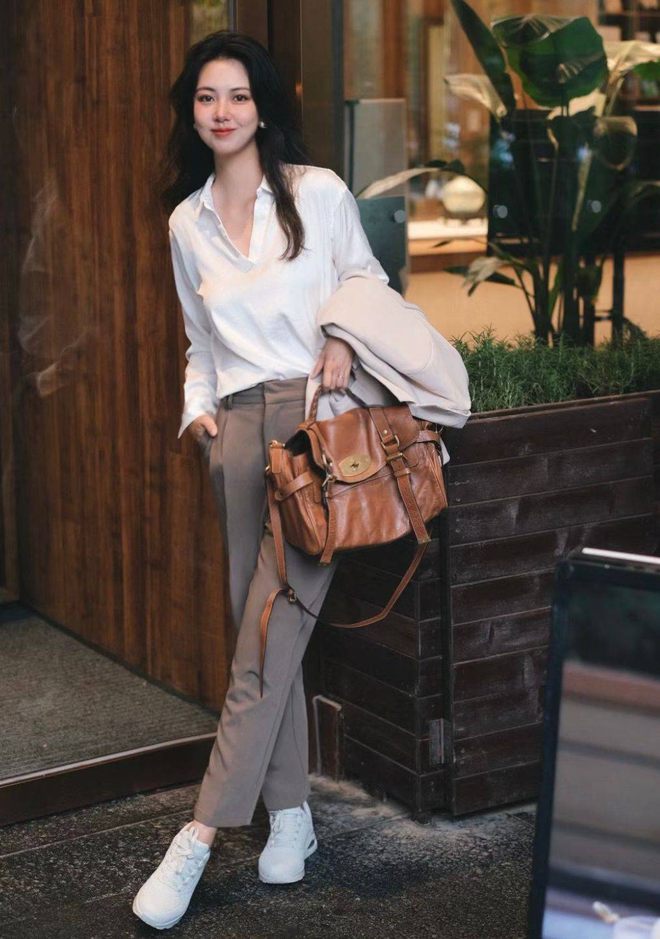 Vì sao mỹ nhân xứ Hàn ngoài 40 vẫn amp;#34;trẻ như gái đôi mươiamp;#34;? 5 items này chính là câu trả lời - 14