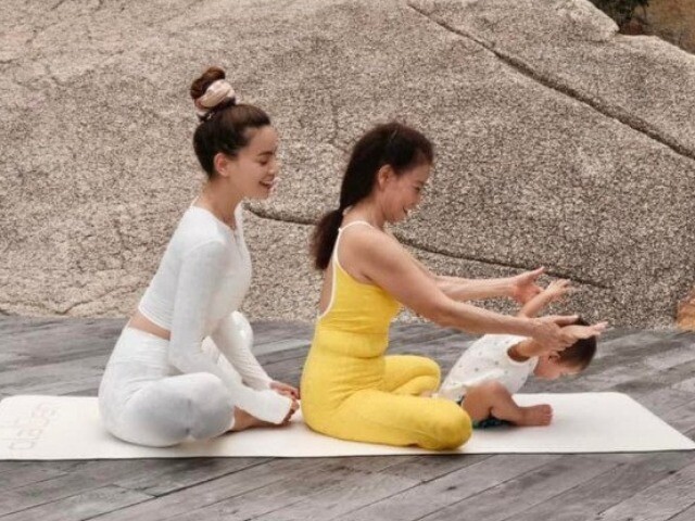 3 thế hệ nhà Hồ Ngọc Hà chung sở thích tập yoga