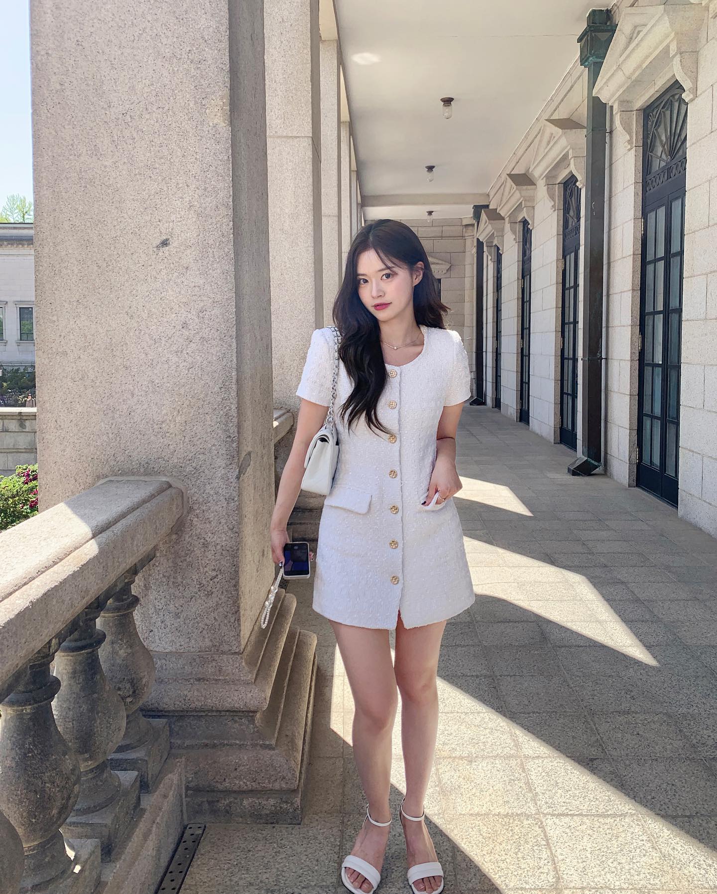 Gái Hàn lúc nào cũng cao ráo là nhờ 5 món amp;#34;bảo bốiamp;#34; này, diện lên chân dài miên man, khí chất sang xịn hẳn - 17