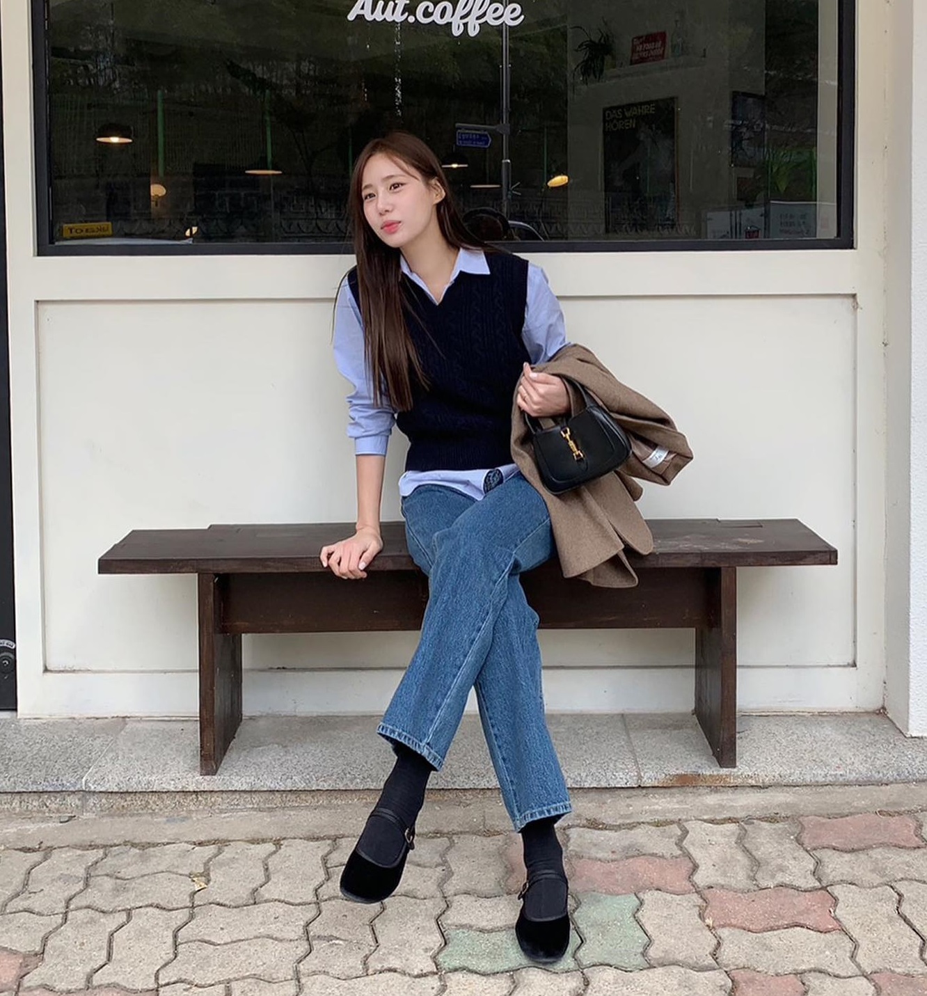 Tủ đồ toàn quần áo bình dân nhưng vẫn amp;#34;sang ngầmamp;#34; nhờ 5 món được xem như amp;#34;bảo chứngamp;#34; mặc đẹp - 19