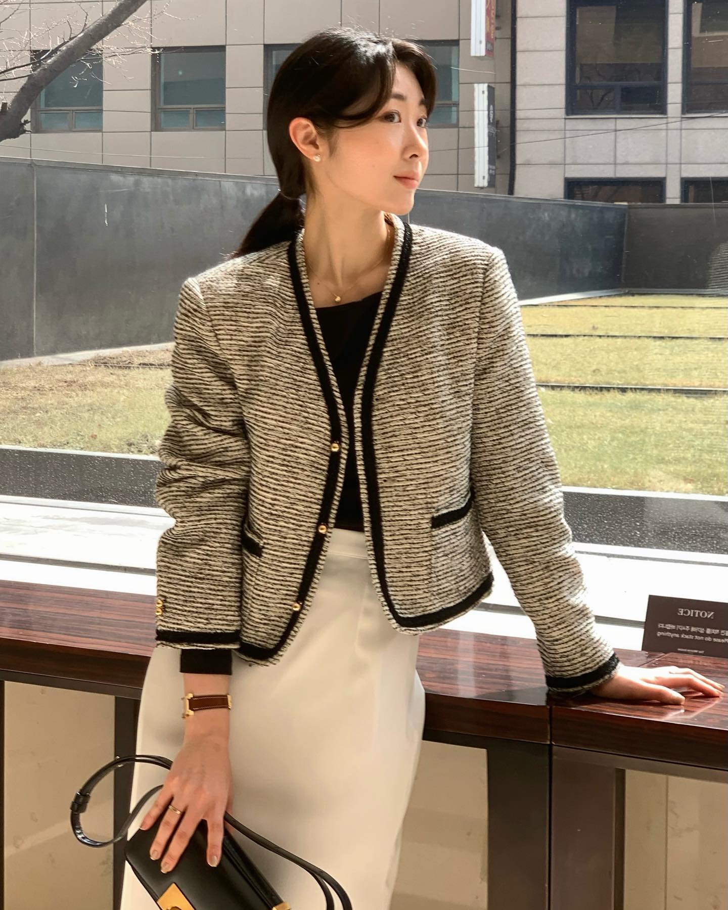 Gái Hàn lúc nào cũng cao ráo là nhờ 5 món amp;#34;bảo bốiamp;#34; này, diện lên chân dài miên man, khí chất sang xịn hẳn - 2