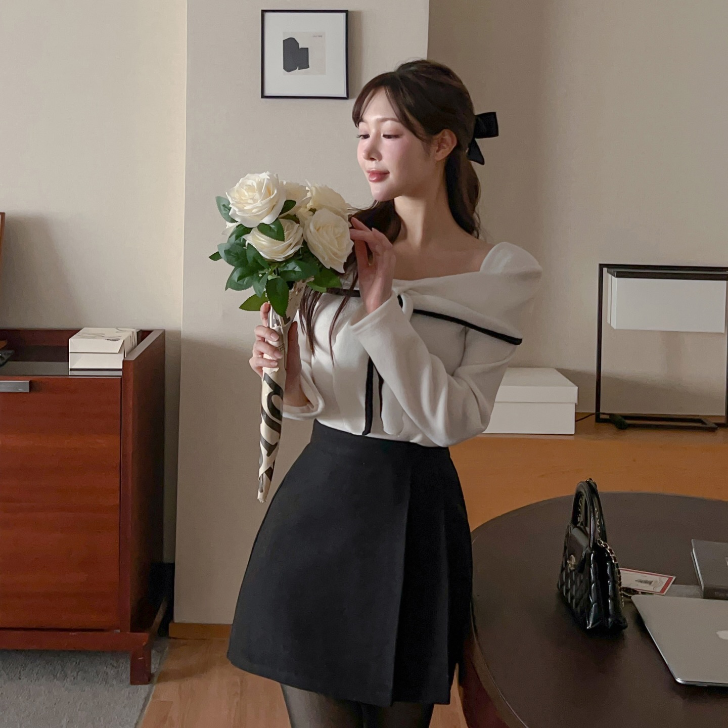 Tết thích mặc chân váy, 4 kiểu này chính là lựa chọn của chị em, cực dễ phối mà amp;#34;sống ảoamp;#34; vẫn đẹp lung linh - 2