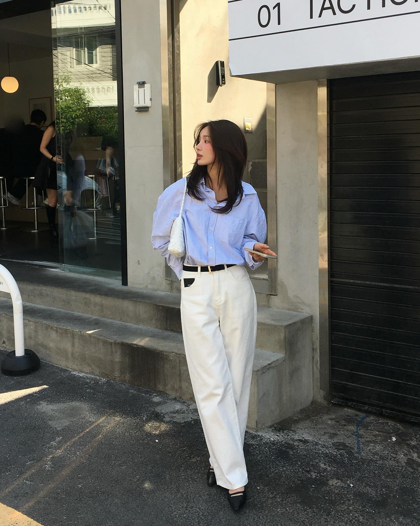 Năm 2026 chị em thích mặc tối giản nhưng vẫn muốn amp;#34;sang ngầmamp;#34;, đây chính 5 món thời trang nhất định phải có - 2