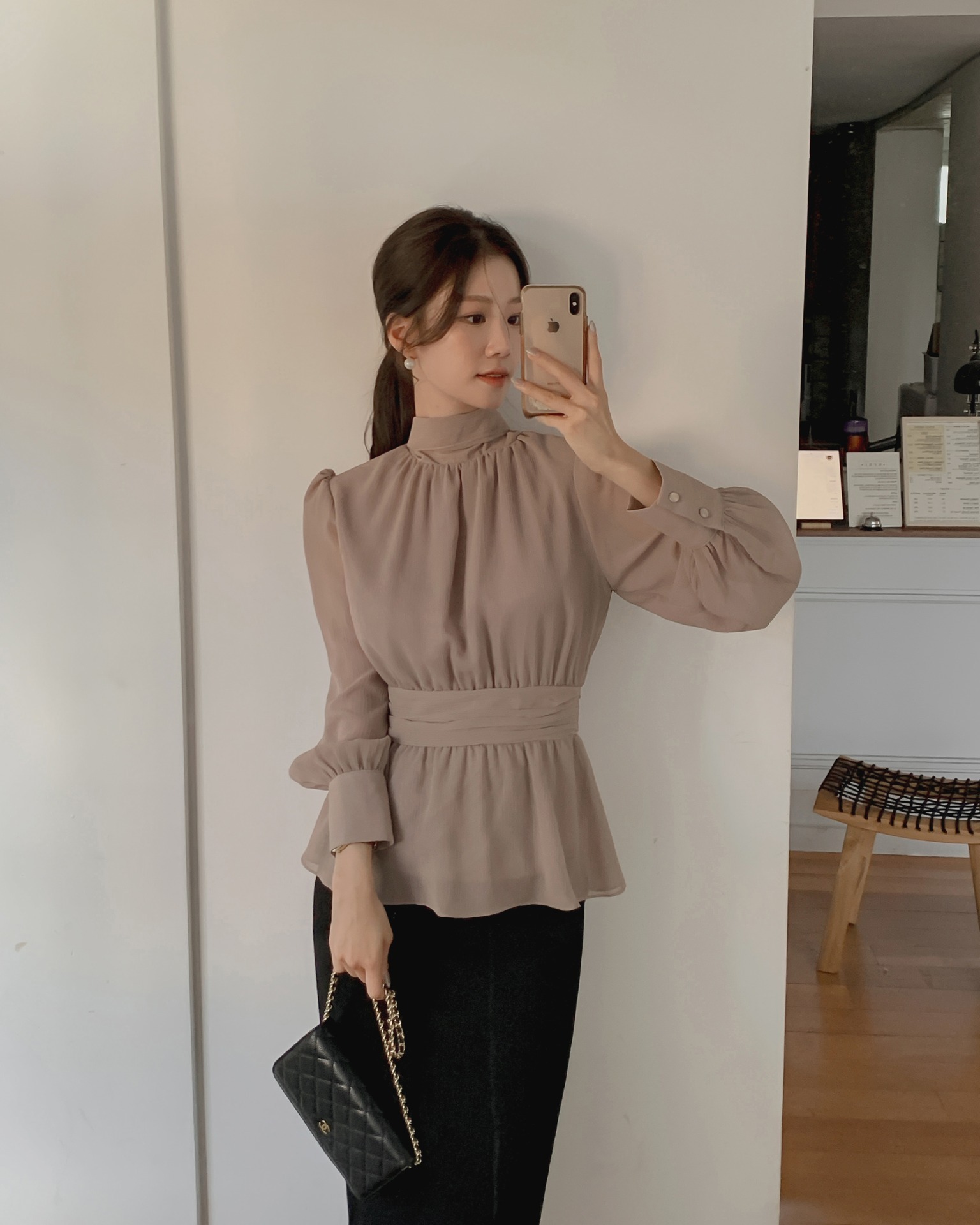 Hè này chị em đừng mặc mãi đồ rộng, đổi sang 5 items này để trông cao ráo và thanh lịch hơn - 2