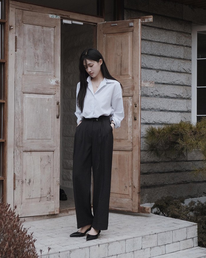 Quần đen phối cùng 4 kiểu áo đích thị là amp;#34;sách mẫuamp;#34; mặc đẹp, chị em học theo mà không cần nghĩ nhiều - 2