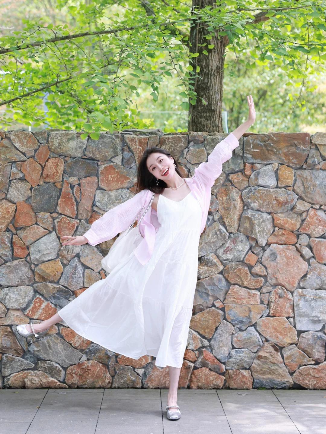 Hè này mặc gì đi làm cho mát mà vẫn đẹp, 5 công thức sau là câu trả lời cho hội chị em - 17