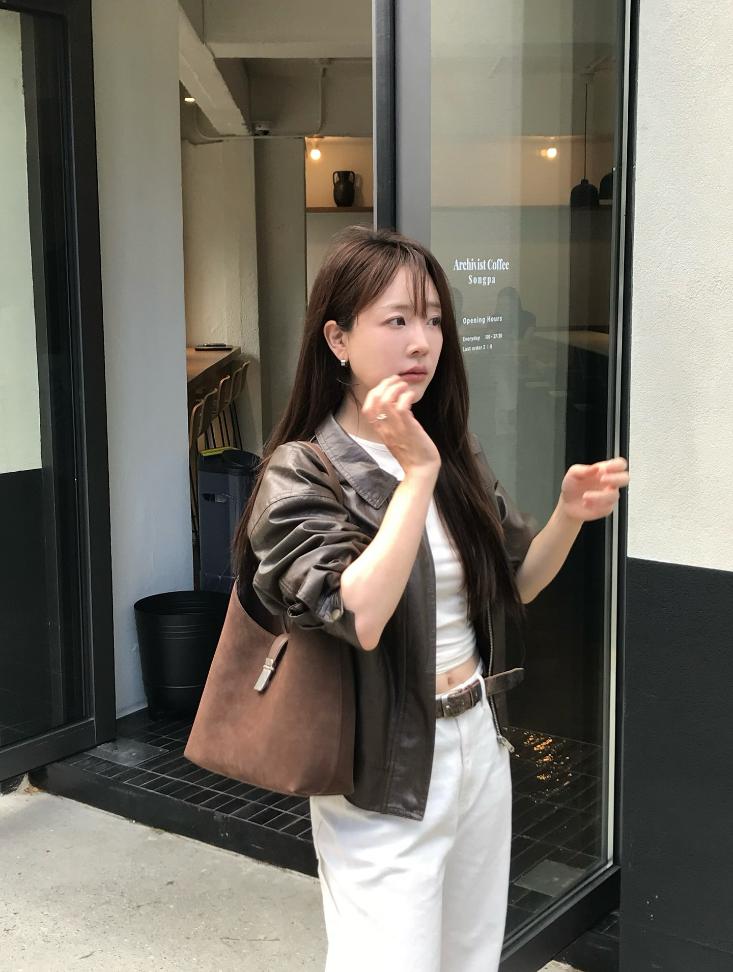 Gái Hàn lúc nào cũng cao ráo là nhờ 5 món amp;#34;bảo bốiamp;#34; này, diện lên chân dài miên man, khí chất sang xịn hẳn - 3