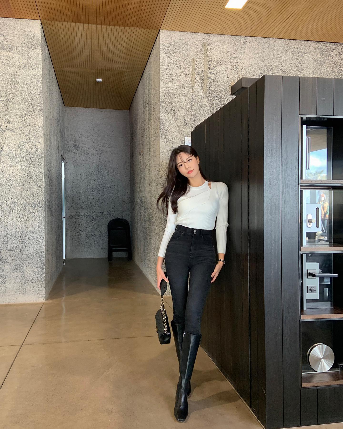 Quên cao gót đi, đây mới là 3 kiểu giày amp;#34;lên ngôiamp;#34; dịp Tết, tôn dáng rõ rệt mà phối gì cũng hợp - 3