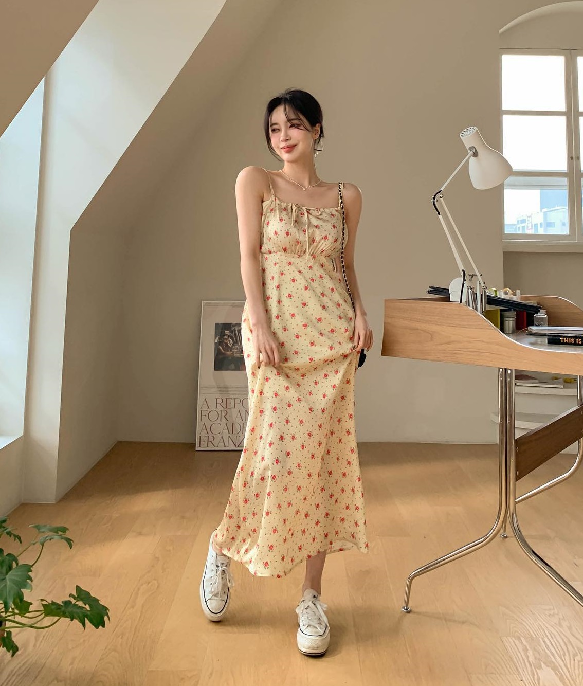 Không cần cầu kỳ, 4 outfit công sở ngày Hè này giúp chị em vừa mát mẻ lại tươi tắn, diện lên xinh xắn hẳn - 10