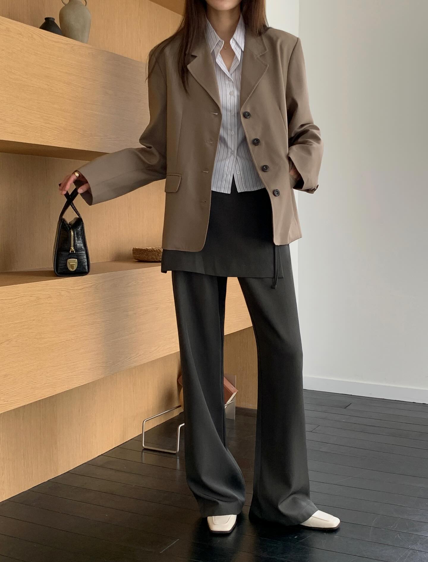 Mùa xuân thích diện blazer, chị em nắm vững 5 nguyên tắc này để không bị mặc xấu lại gọn dáng hơn hẳn - 8