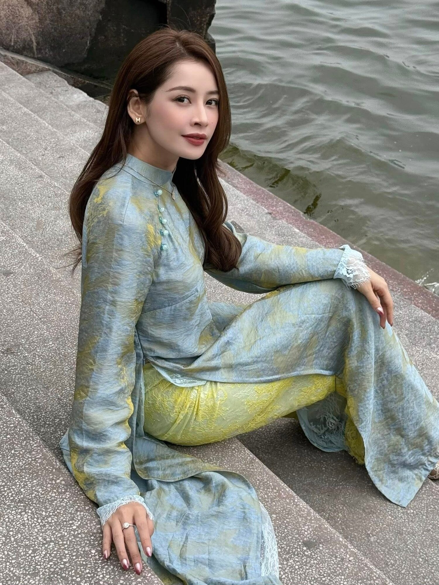 Chi Pu giữ đúng lời hứa “mỗi mùng một bộ”, xứng danh  “nữ thần áo dài” mùa Tết - 5