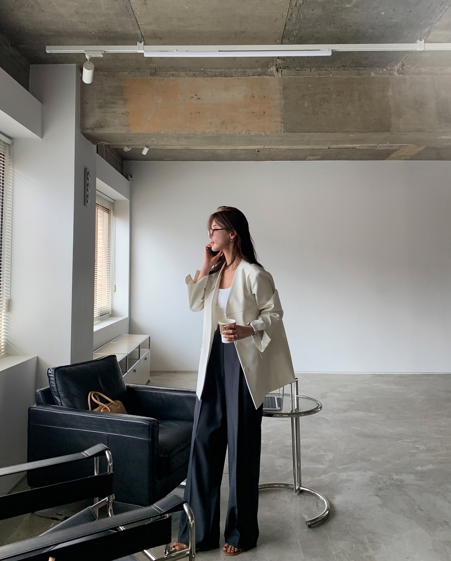 4 kiểu quần tôn dáng thần sầu cho amp;#34;hội nấm lùnamp;#34;, mang giày bệt vẫn cao ráo mà phối gì cũng đẹp - 6