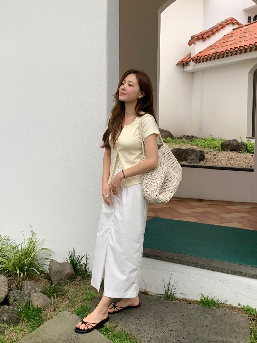 Bước sang mùa hè, chị em amp;#34;ăn gianamp;#34; tuổi cực đỉnh nhờ 5 món thời trang này, dễ phối thành nhiều outfit - 6