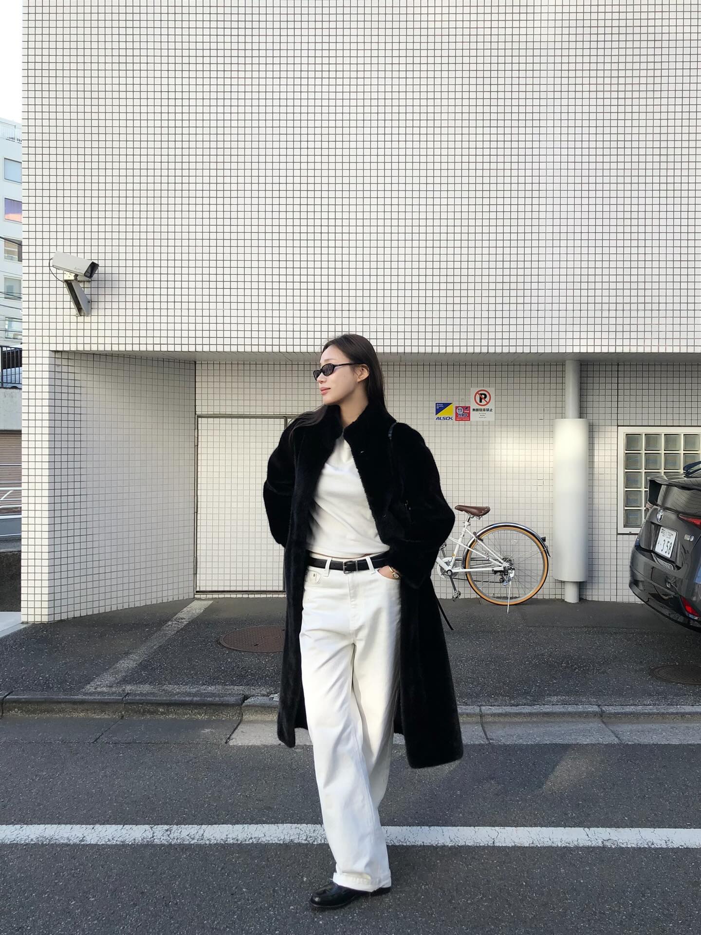 Giữa vô vàn quần ống rộng, 5 kiểu này thật sự đáng sắm vì dễ mặc lại tôn dáng ngút ngàn - 6