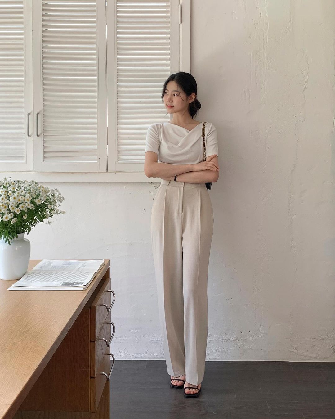 Đừng ăn mặc cầu kỳ, phụ nữ U35 nên amp;#34;kết thânamp;#34; với 5 công thức này nếu muốn đơn giản mà vẫn có gu - 6