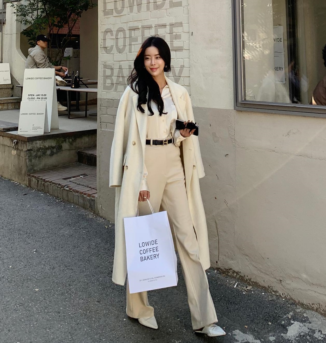 Tủ đồ toàn quần áo bình dân nhưng vẫn amp;#34;sang ngầmamp;#34; nhờ 5 món được xem như amp;#34;bảo chứngamp;#34; mặc đẹp - 7