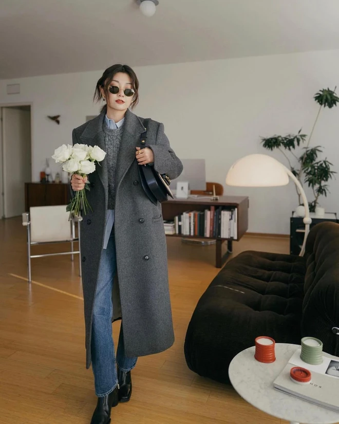 Mặc quần jeans muốn trông sành điệu hơn nhất định phải biết 5 kiểu áo khoác này, phối đi làm hay dạo phố đều đẹp - 7