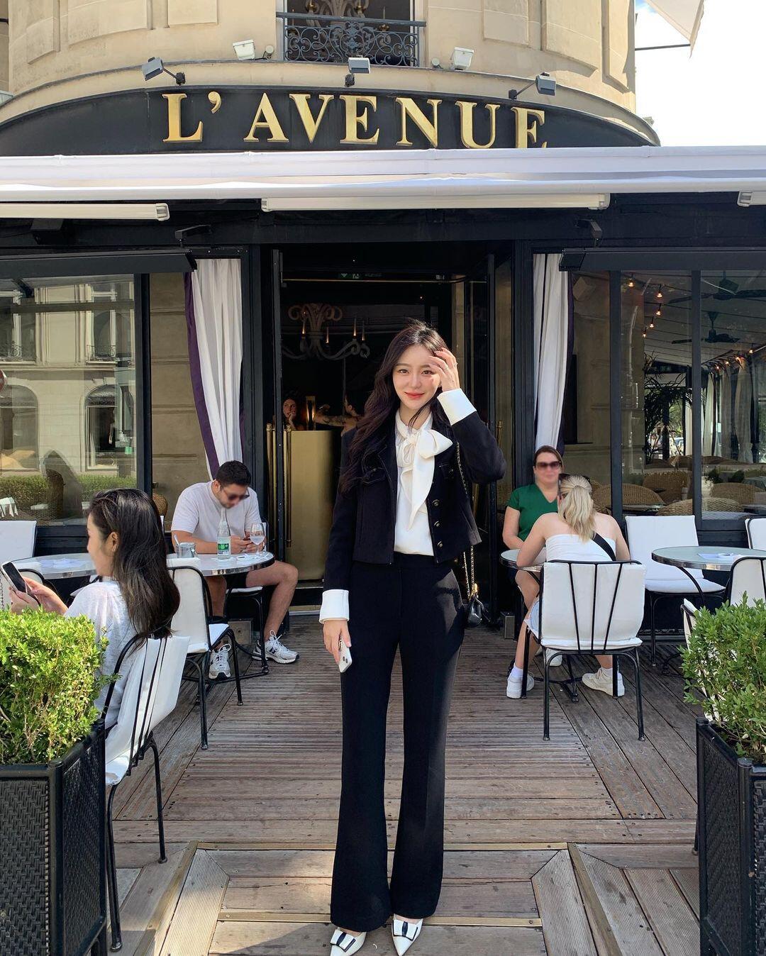 Đừng ăn mặc cầu kỳ, phụ nữ U35 nên amp;#34;kết thânamp;#34; với 5 công thức này nếu muốn đơn giản mà vẫn có gu - 7