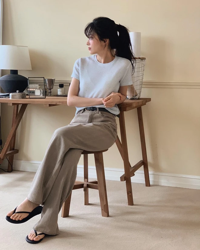 Phụ nữ U35 đừng mãi mặc áo thun quần jeans, 5 công thức này giúp phong cách sang hơn rõ rệt - 7