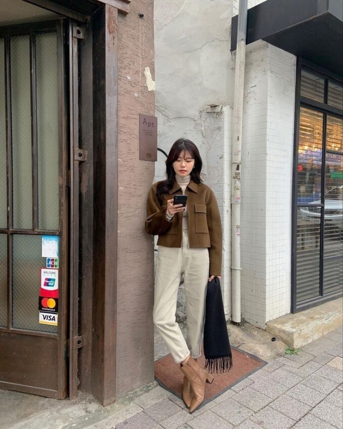 Ngoài U40, đây chính là 4 kiểu áo khoác amp;#34;hack tuổiamp;#34; đỉnh cao, chị em chỉ cần có 1 là trẻ hơn hẳn - 8