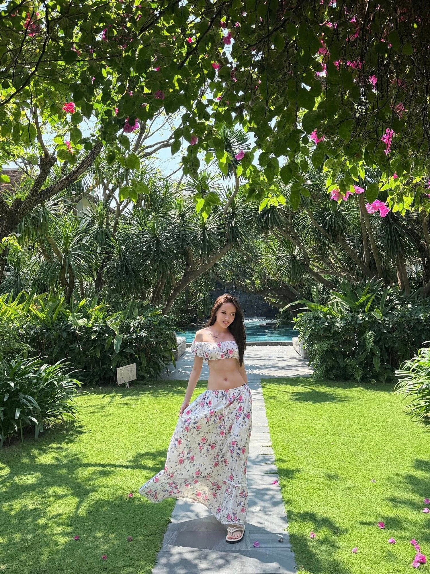 Đường đua đồ bơi đón Hè 2026: Phương Ly dẫn đầu ấn tượng, Tóc Tiên khoe eo thon - 8