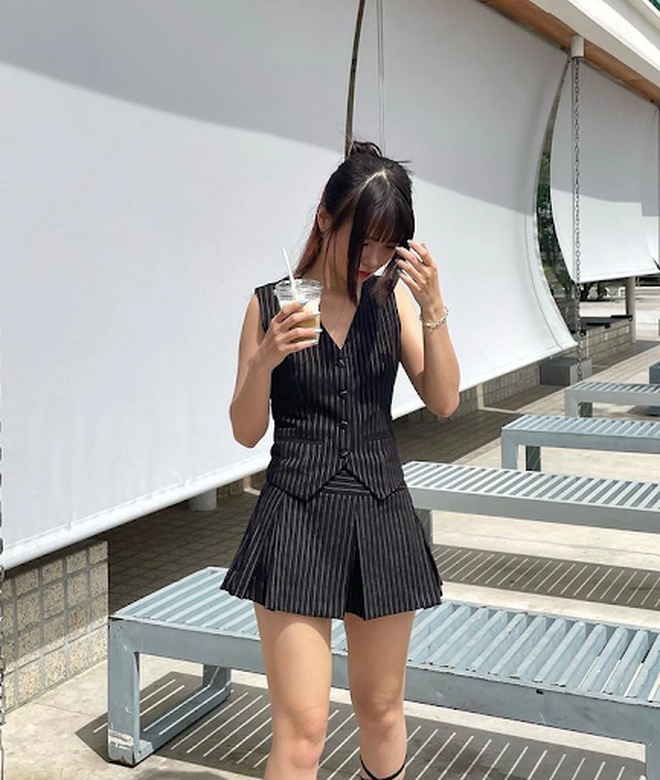 Hè này mặc gì đi làm cho mát mà vẫn đẹp, 5 công thức sau là câu trả lời cho hội chị em - 9