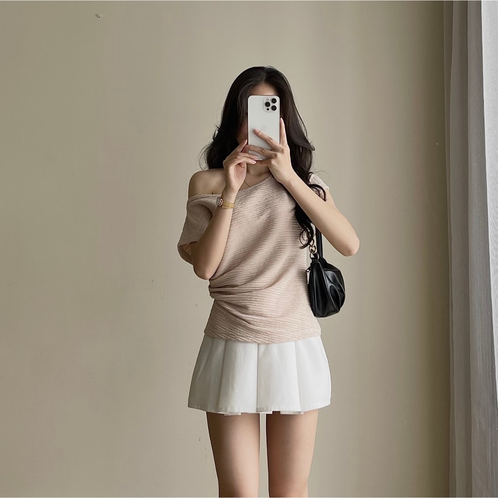 Chiếc áo amp;#34;quốc dânamp;#34; được hội mặc đẹp mê mẩn: Mặc kiểu nào cũng xinh lại không lo lỗi mốt - 7