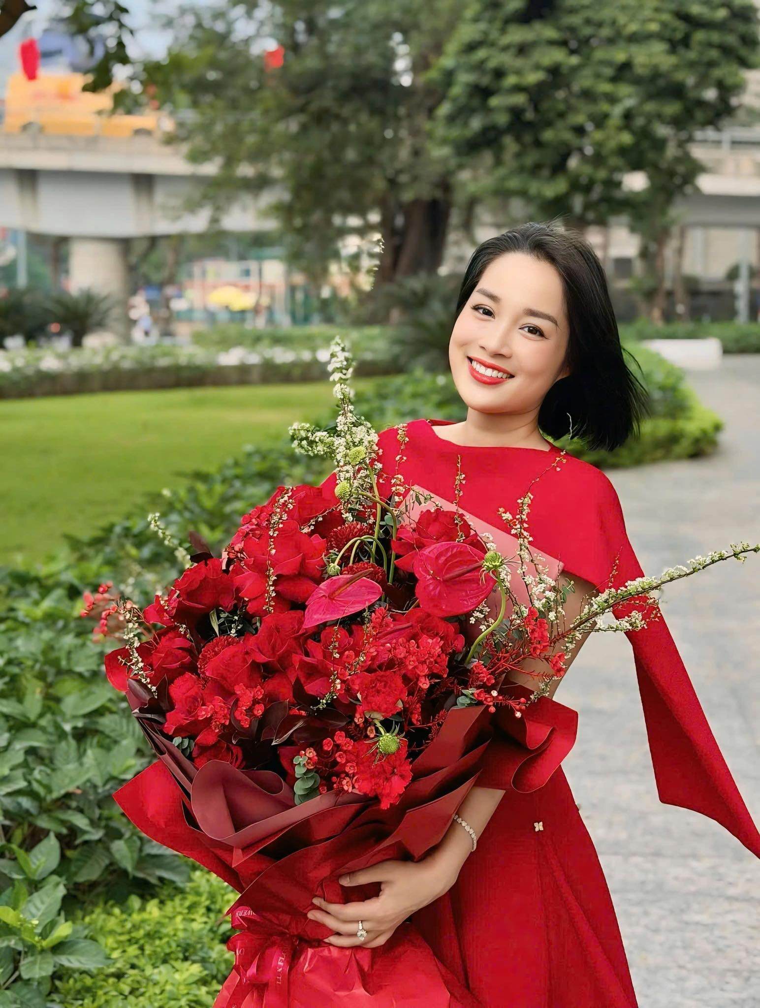 Mỹ nhân đóng nữ chính Nhật ký Vàng Anh nay là Đại úy công an xinh đẹp, nhan sắc U45 khiến nhiều người ngỡ ngàng - 9