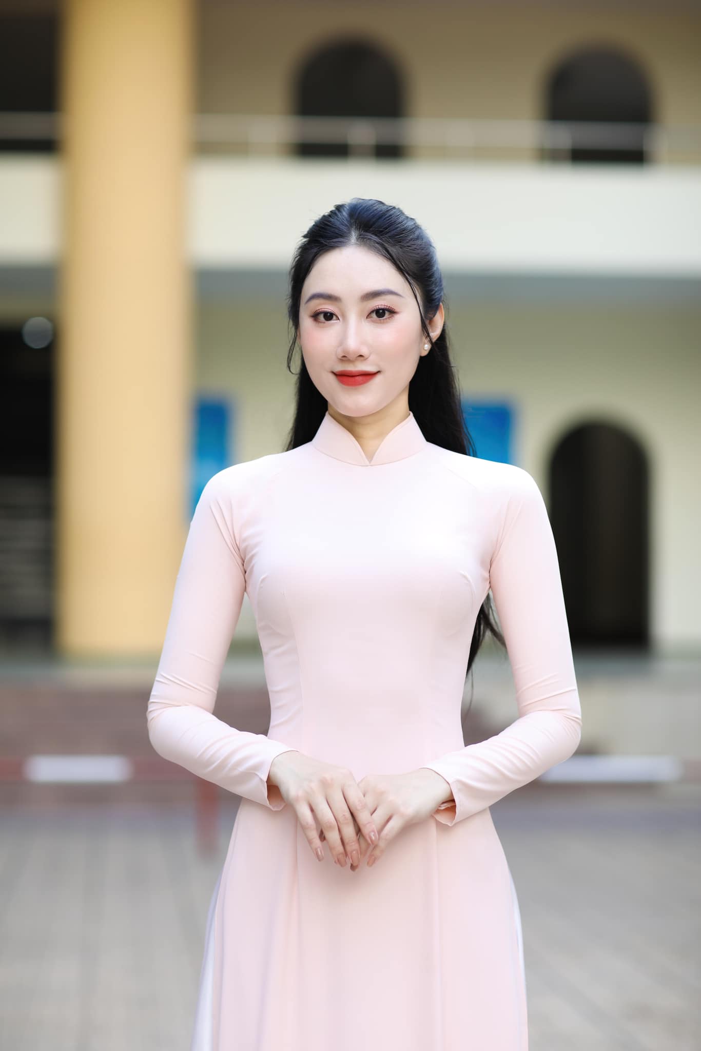 Nữ MC gây sốt khi amp;#34;đọ sắcamp;#34; bên Top 2 Miss Cosmo: Thi Hoa hậu lọt Top 20, visual như amp;#34;sinh đôiamp;#34; với Phương Linh - 8