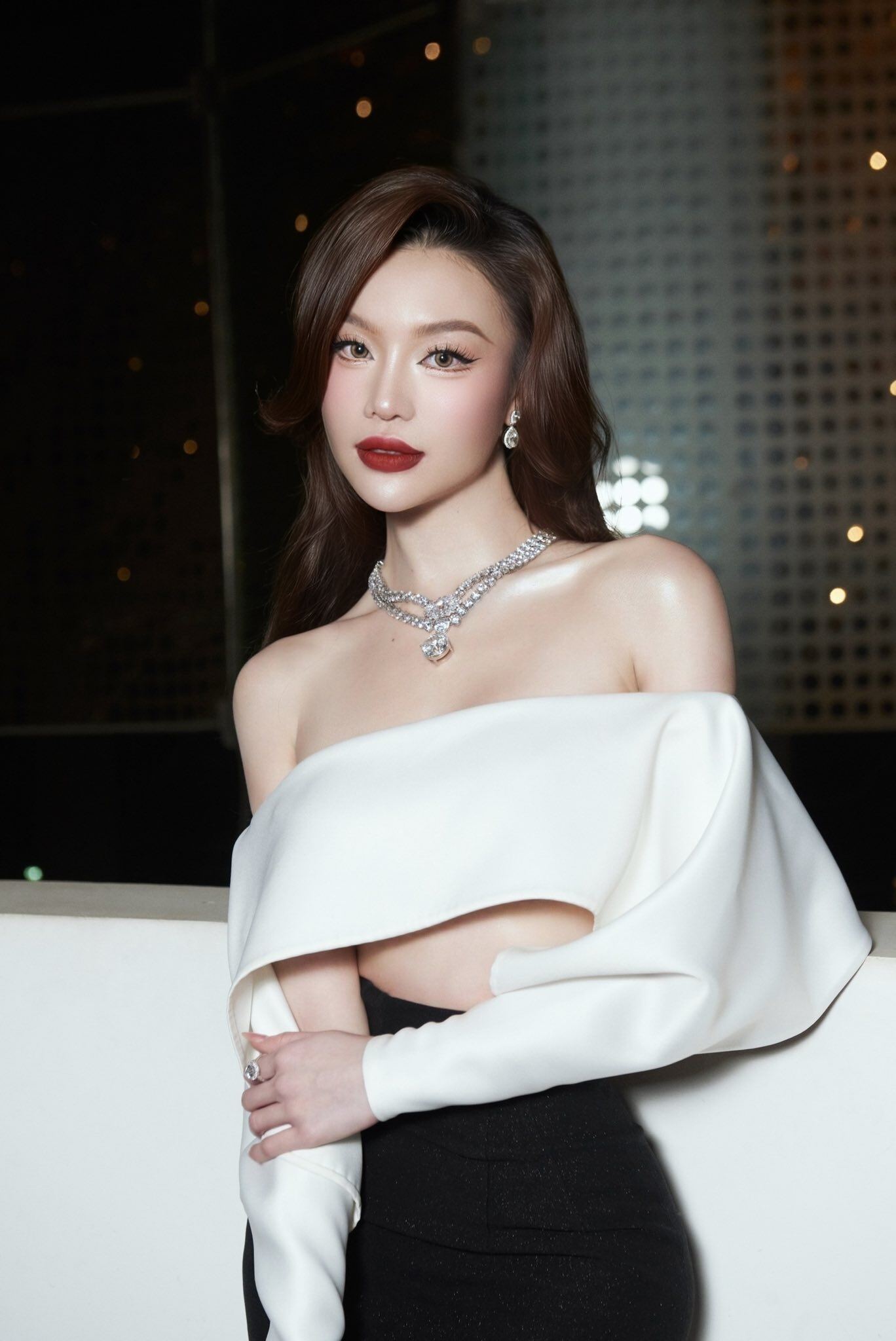 Mỹ nhân đóng amp;#34;cảnh nóngamp;#34; hot nhất lúc này: Visual tựa amp;#34;nữ thầnamp;#34;, chuộng mặc nóng bỏng khó rời mắt - 8