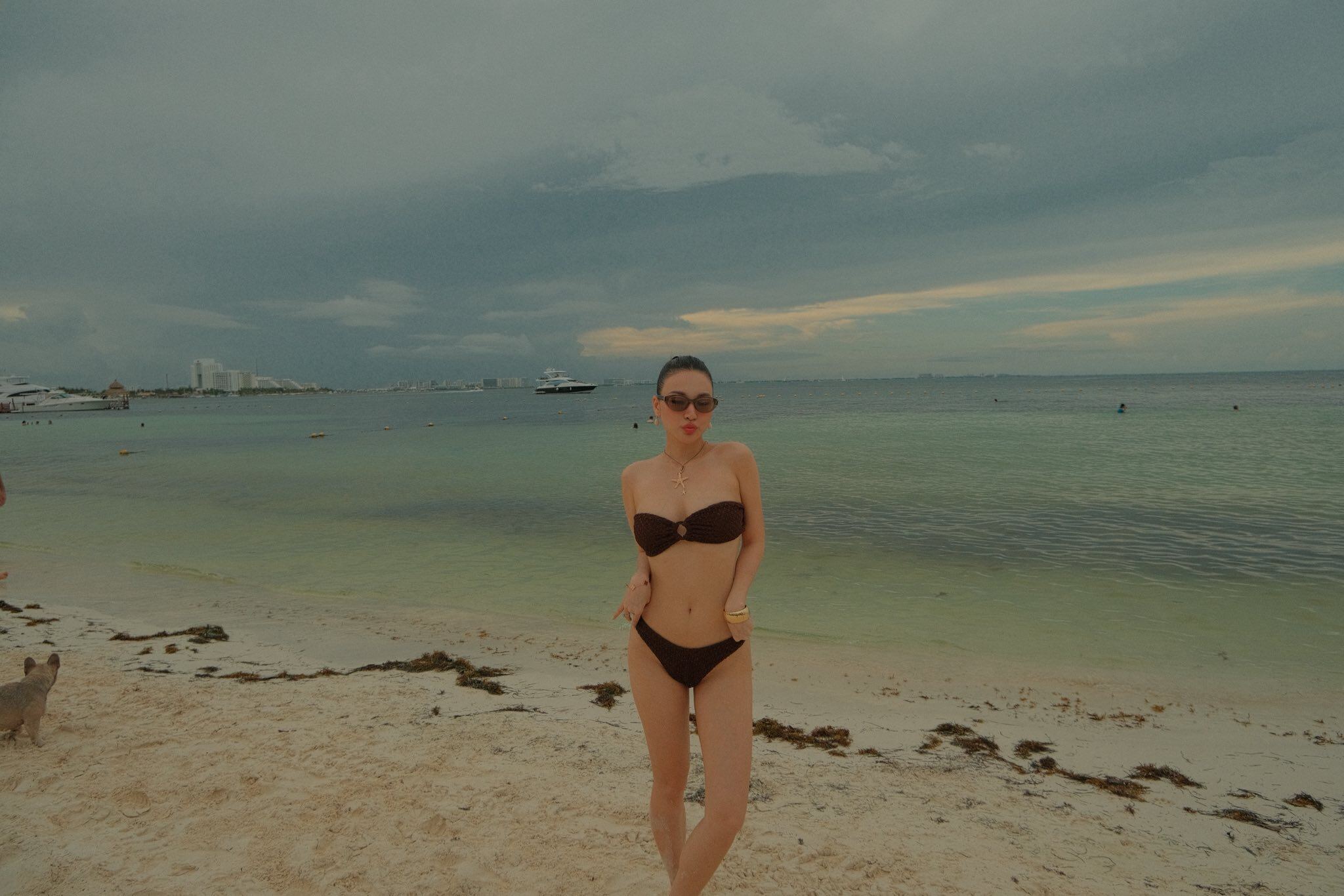 Mỹ nhân xinh như hoa hậu từng bị Việt Anh amp;#34;phũamp;#34;, ngoài đời lấy chồng đại gia, mê khoe amp;#34;eo con kiếnamp;#34; cực phẩm - 6