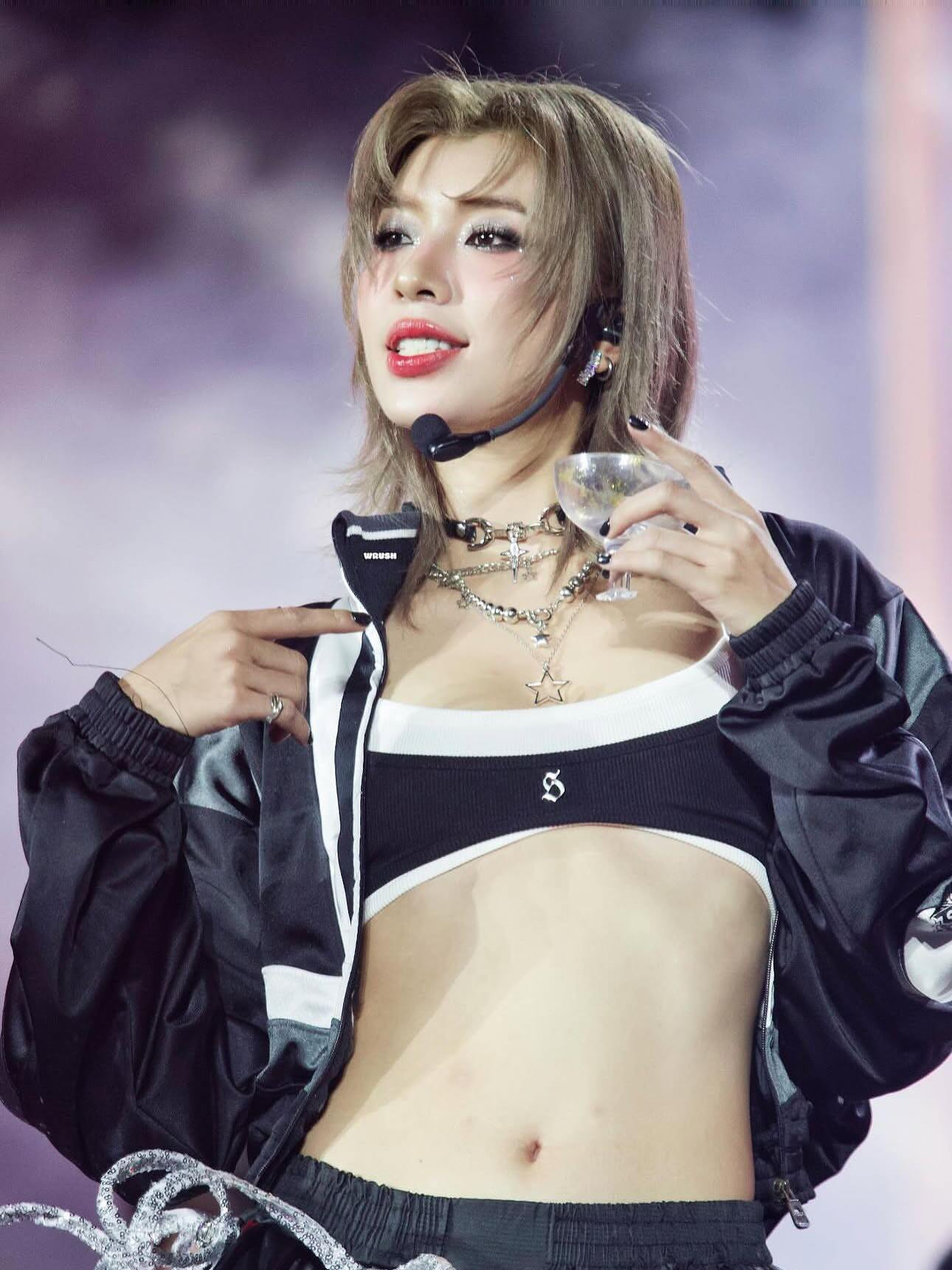 Đã tìm ra mỹ nhân Việt để tóc ngắn amp;#34;đỉnh chópamp;#34;, nhuộm bạch kim hay đỏ đều đẹp amp;#34;bất bại - 8