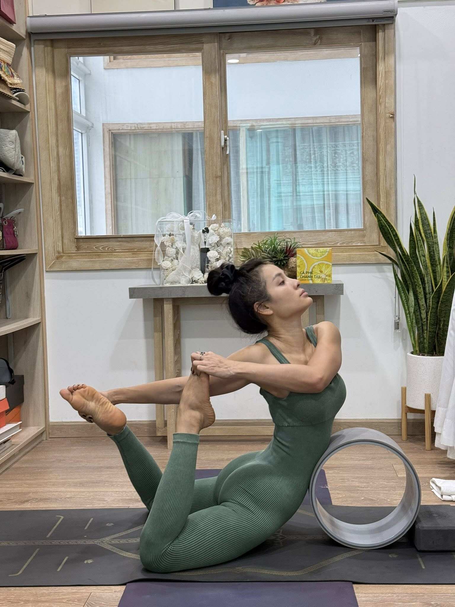 Mẹ bỉm nóng bỏng nhất Vbiz: Từng được hỏi cưới bằng 88 cây vàng, U40 sở hữu 3 vòng amp;#34;căng đétamp;#34; đẹp mê mẩn - 3