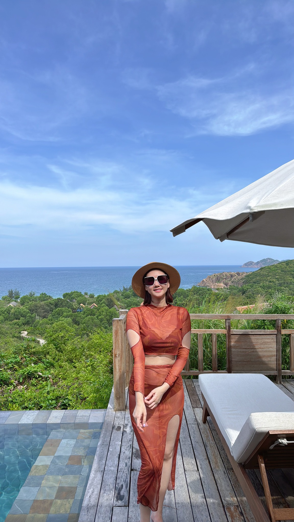 Hương Giang khoe mặt mộc gây sốt sau khi sinh quý tử, U40 mặc xuyên thấu đẹp hút hồn bên chồng doanh nhân - 4