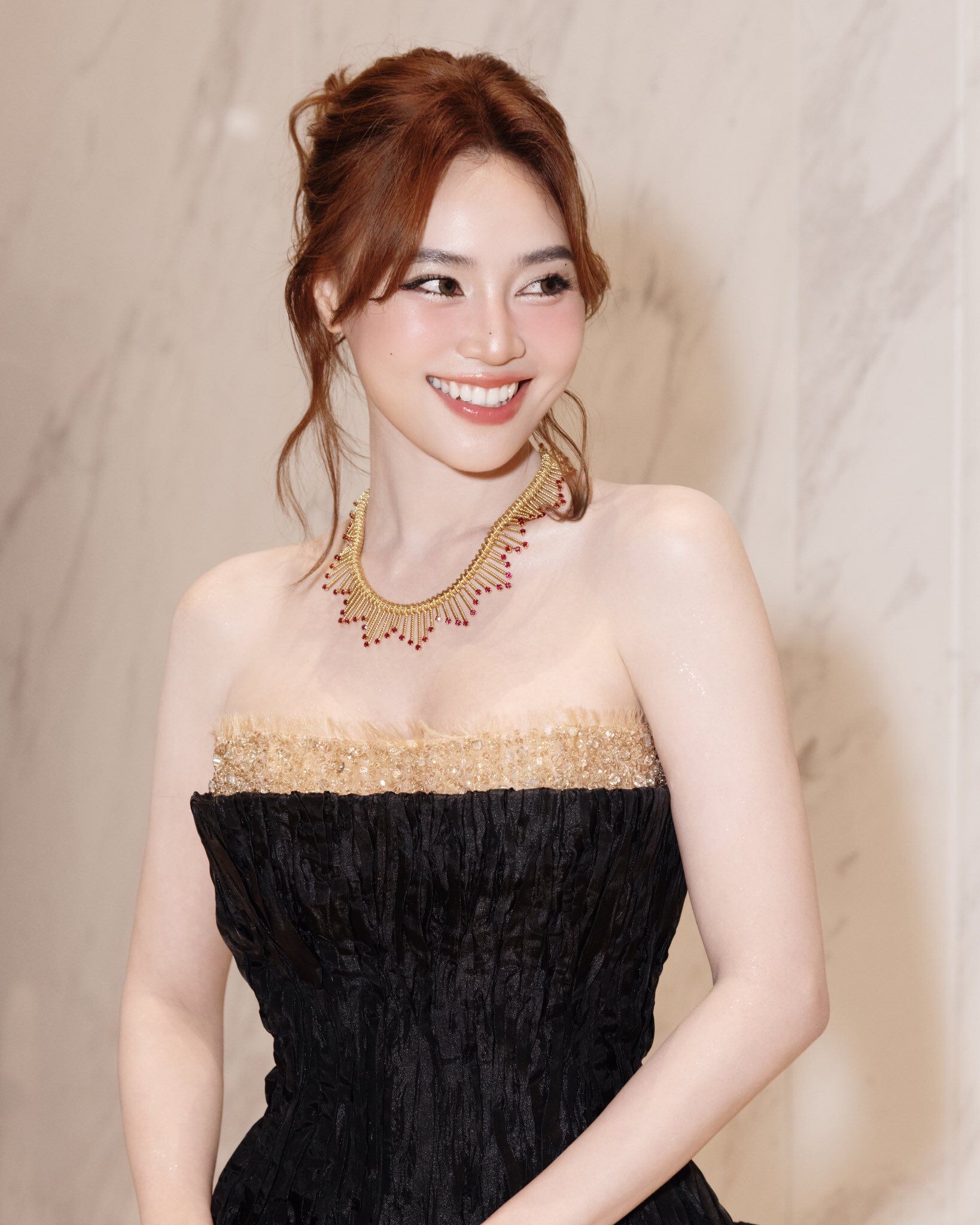 Mỹ nhân Việt lần đầu lọt đề cử Top 100 gương mặt đẹp nhất thế giới, visual amp;#34;chấpamp;#34; camera thường, body căng tràn mướt mắt - 8