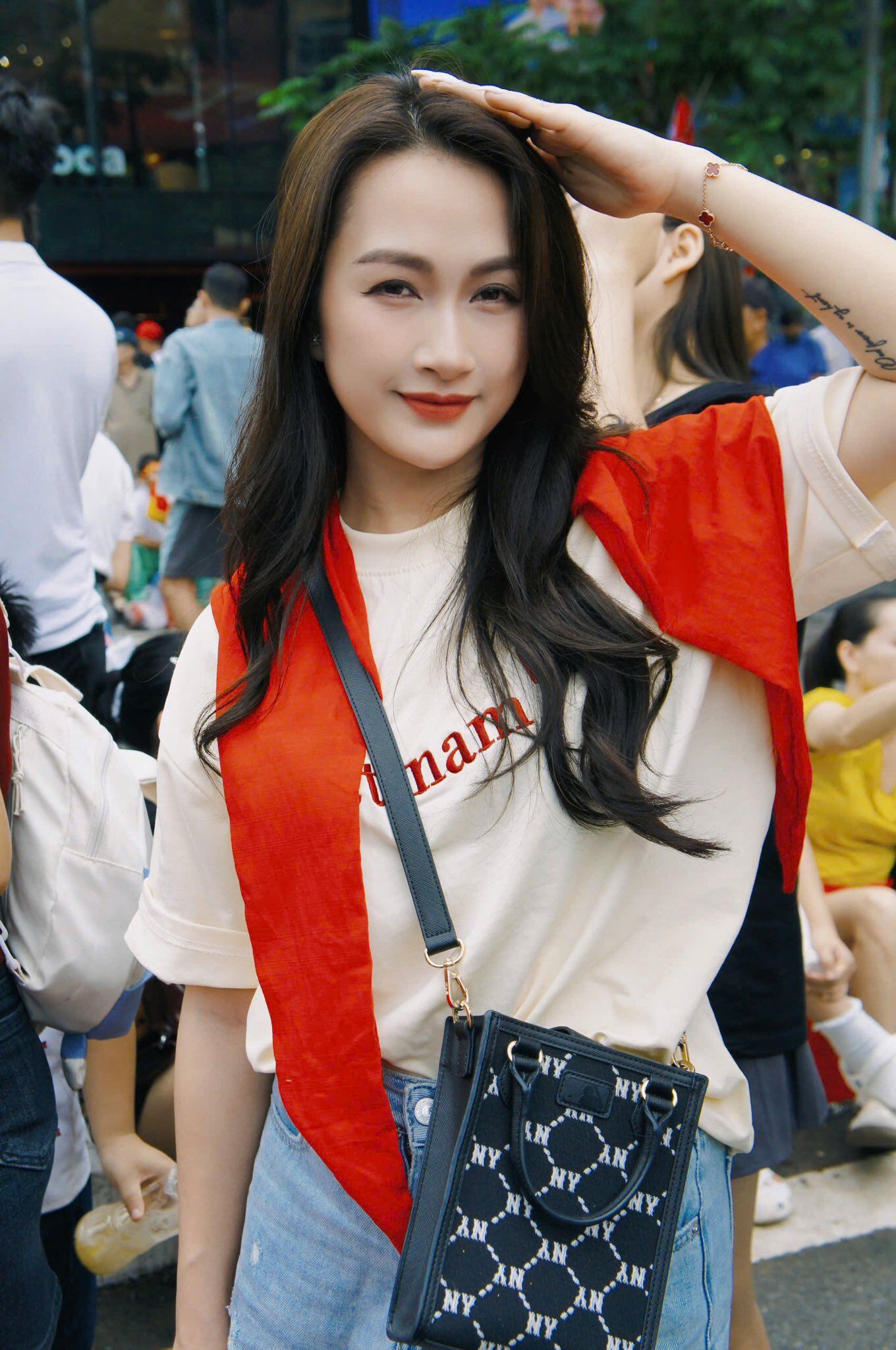 Hot girl dân tộc Thái khiến amp;#34;nam thần VTVamp;#34; say đắm phải amp;#34;cưới vộiamp;#34;, nhan sắc 10 năm trước suýt không nhận ra - 6