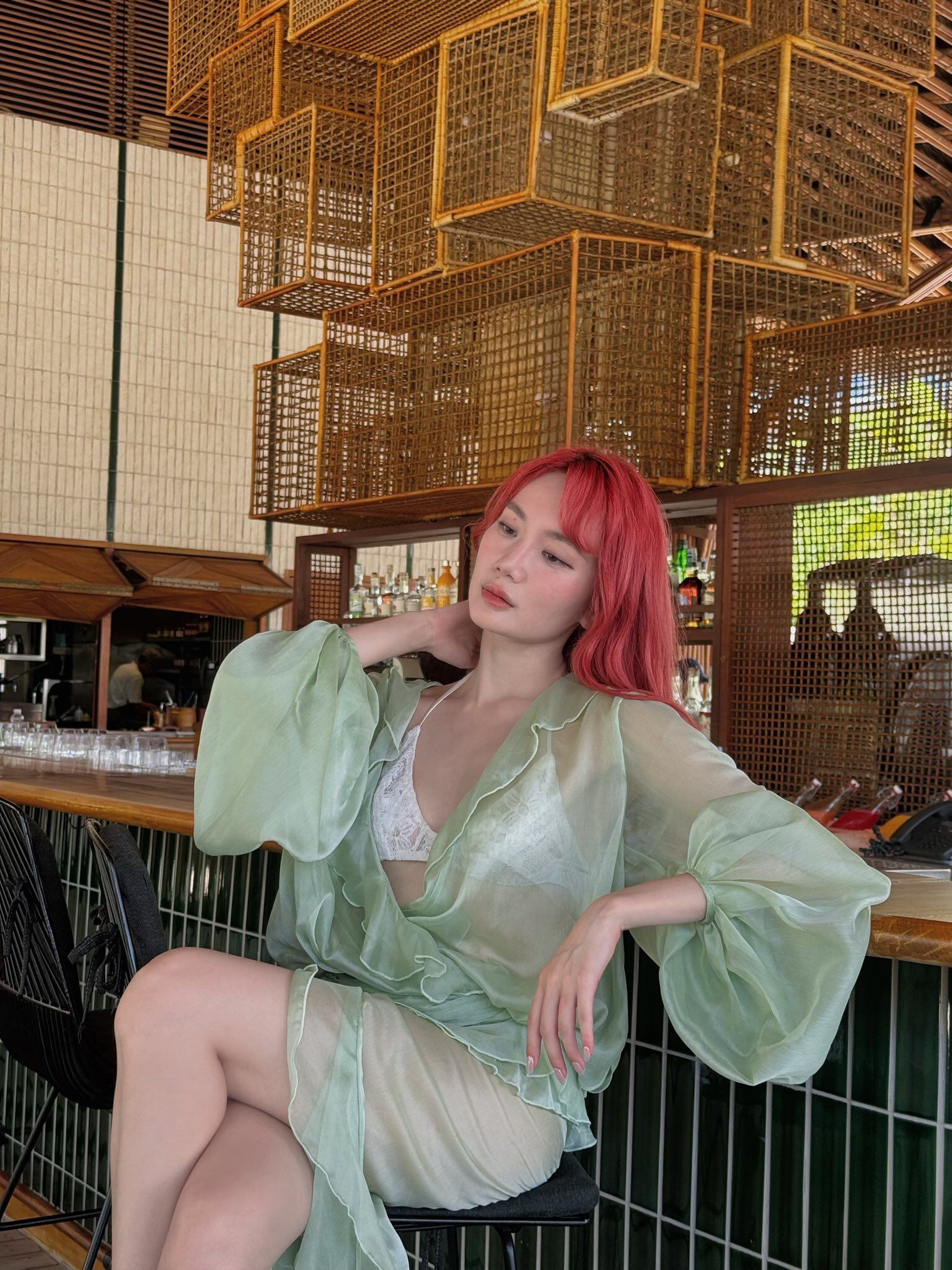 Chị họ của chồng Khánh Thi sở hữu nhan sắc như hoa hậu, 30 tuổi mặc nóng bỏng đẹp hút hồn - 8