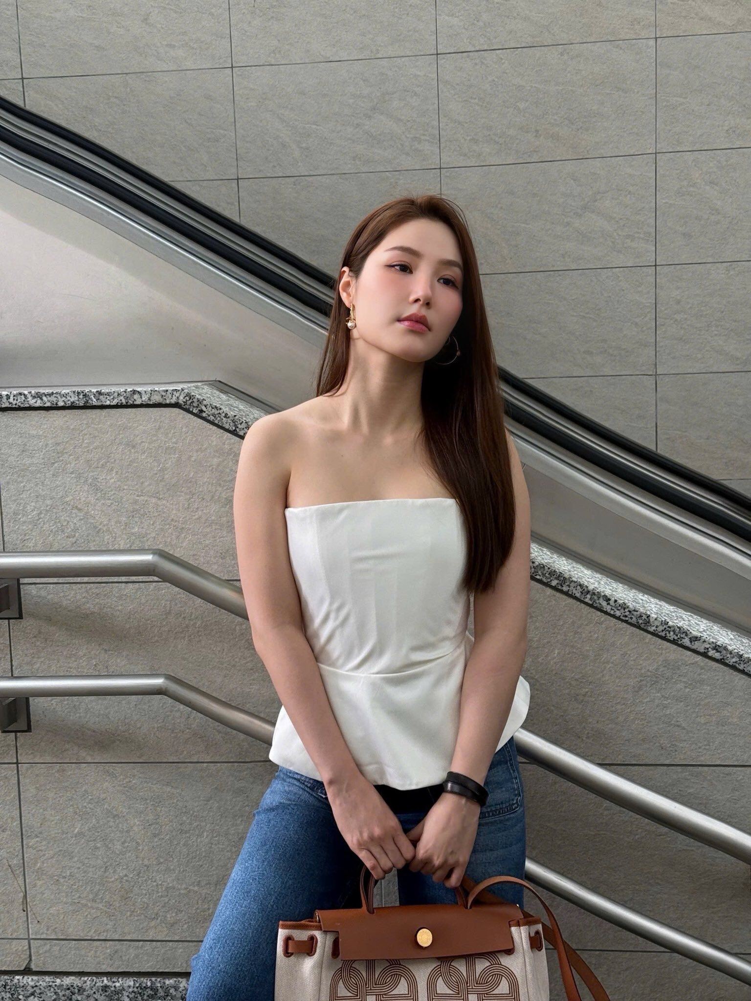 Hot girl có gương mặt đẹp nhất U40 amp;#34;trẻ mãi không giàamp;#34;, sau sinh nở chăm mặc táo bạo khoe 3 vòng amp;#34;nét căngamp;#34; - 7