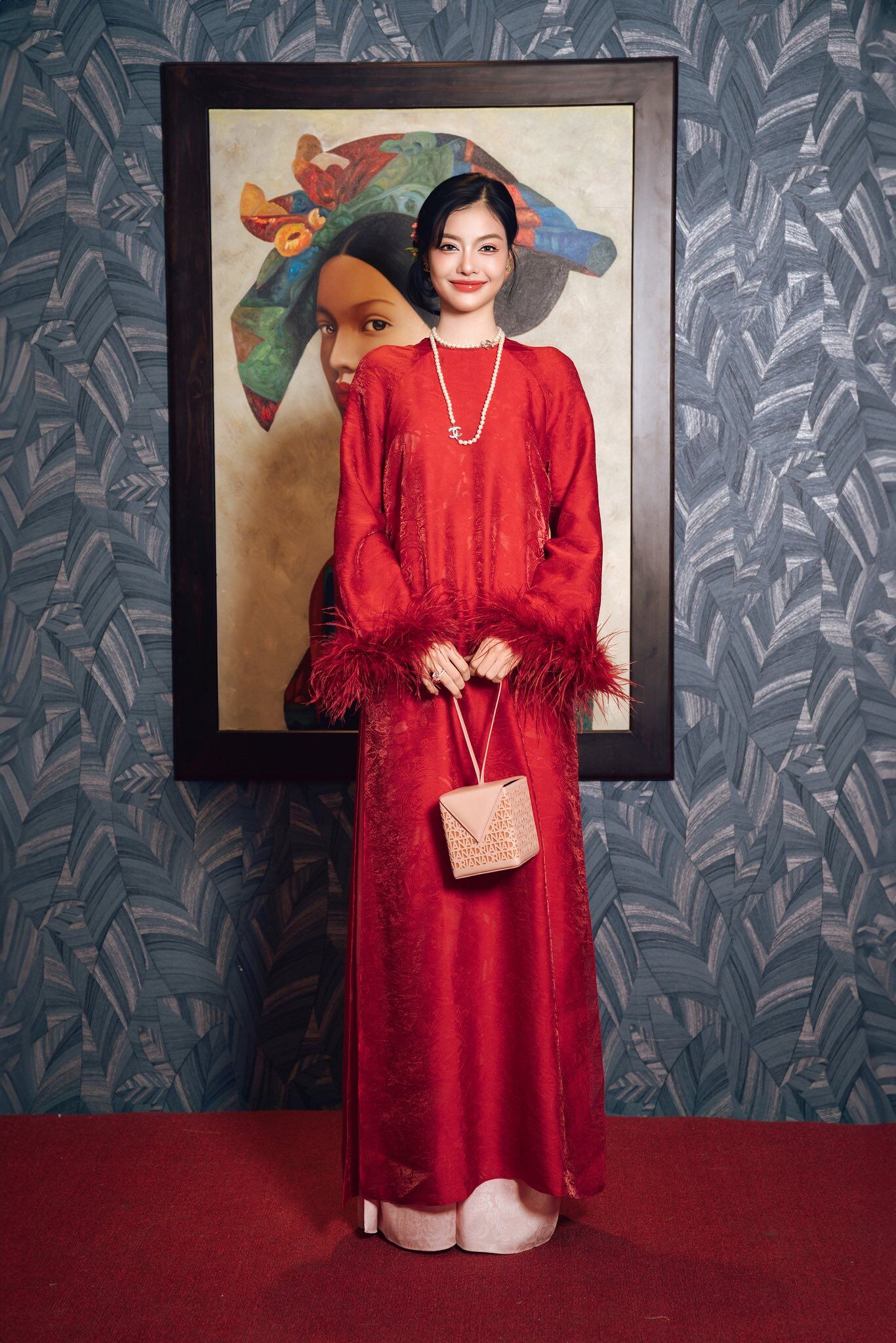 Cuộc sống sang chảnh của Á hậu Kiều Loan ở tuổi 26.