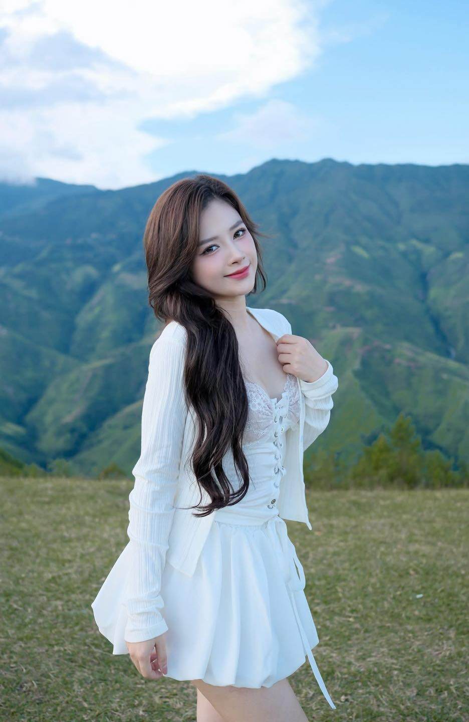 Cô gái từng gây sốt tại The Voice amp;#34;phá kénamp;#34; thăng hạng thành mỹ nhân đình đám Vbiz, U40 chuộng amp;#34;hở bạoamp;#34; hết cỡ - 6