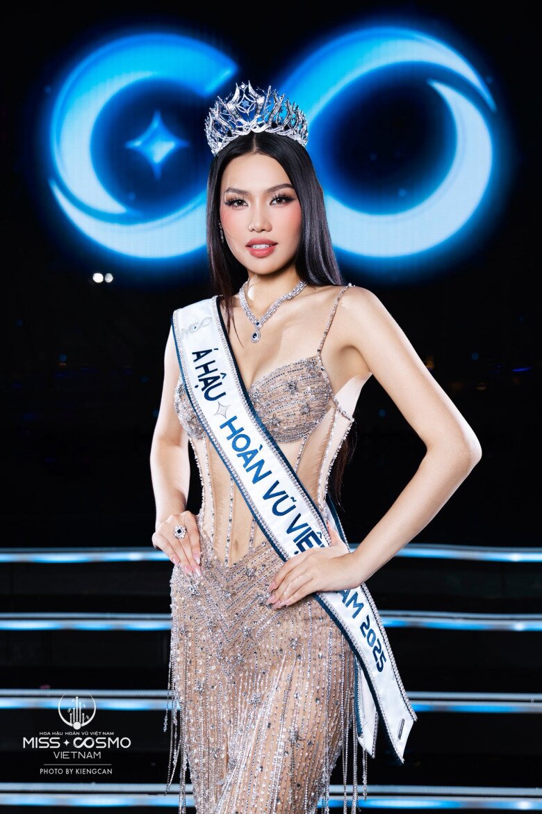 Ngoài danh hiệu Á hậu, Đỗ Cẩm Ly còn nhận được giải thưởng Thí sinh có nụ cười đẹp nhất.