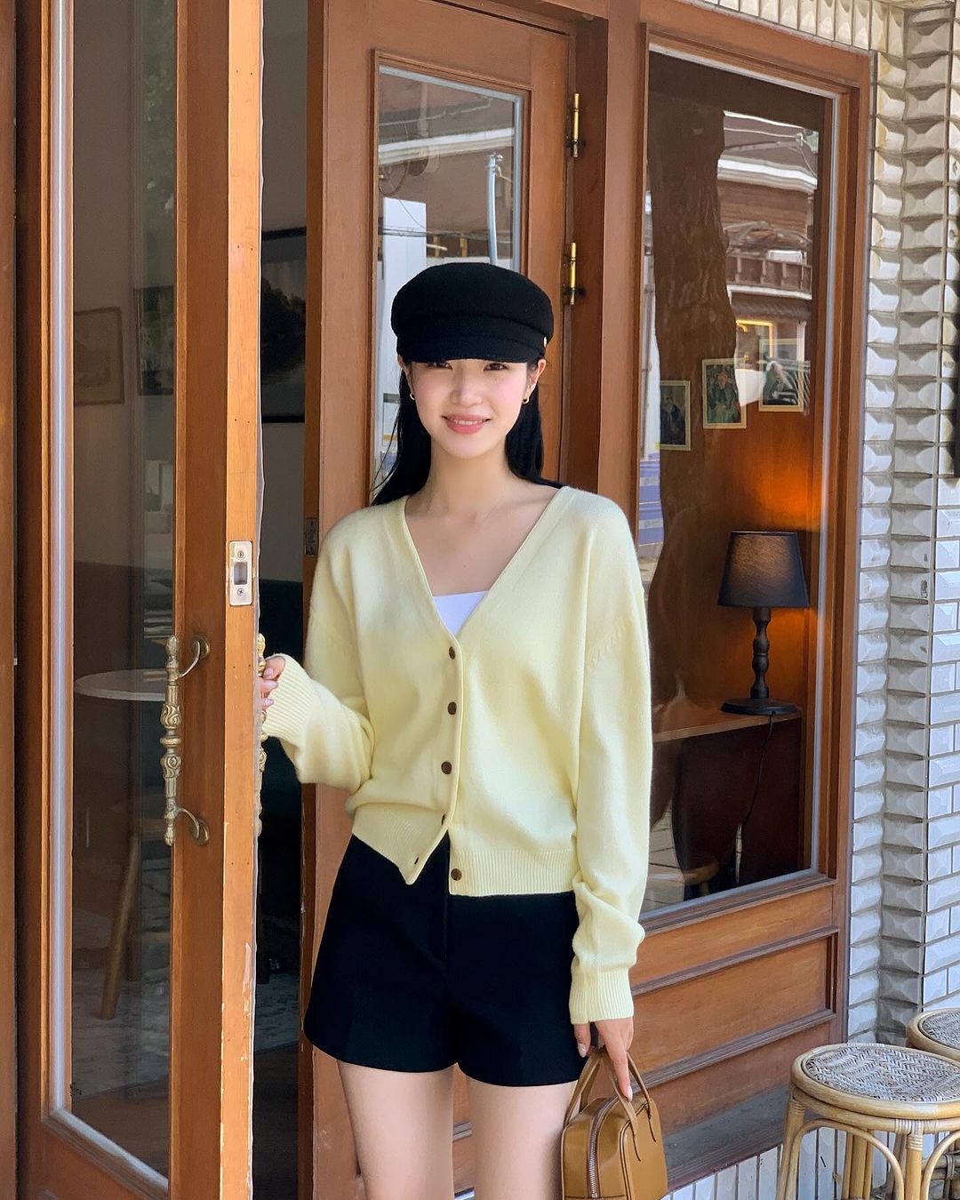 Mẫu áo len được chị em ưa chuộng nhất hiện tại: Vừa giữ ấm tốt lại dễ phối, diện lên là biến thành amp;#34;nàng thơamp;#34; - 9