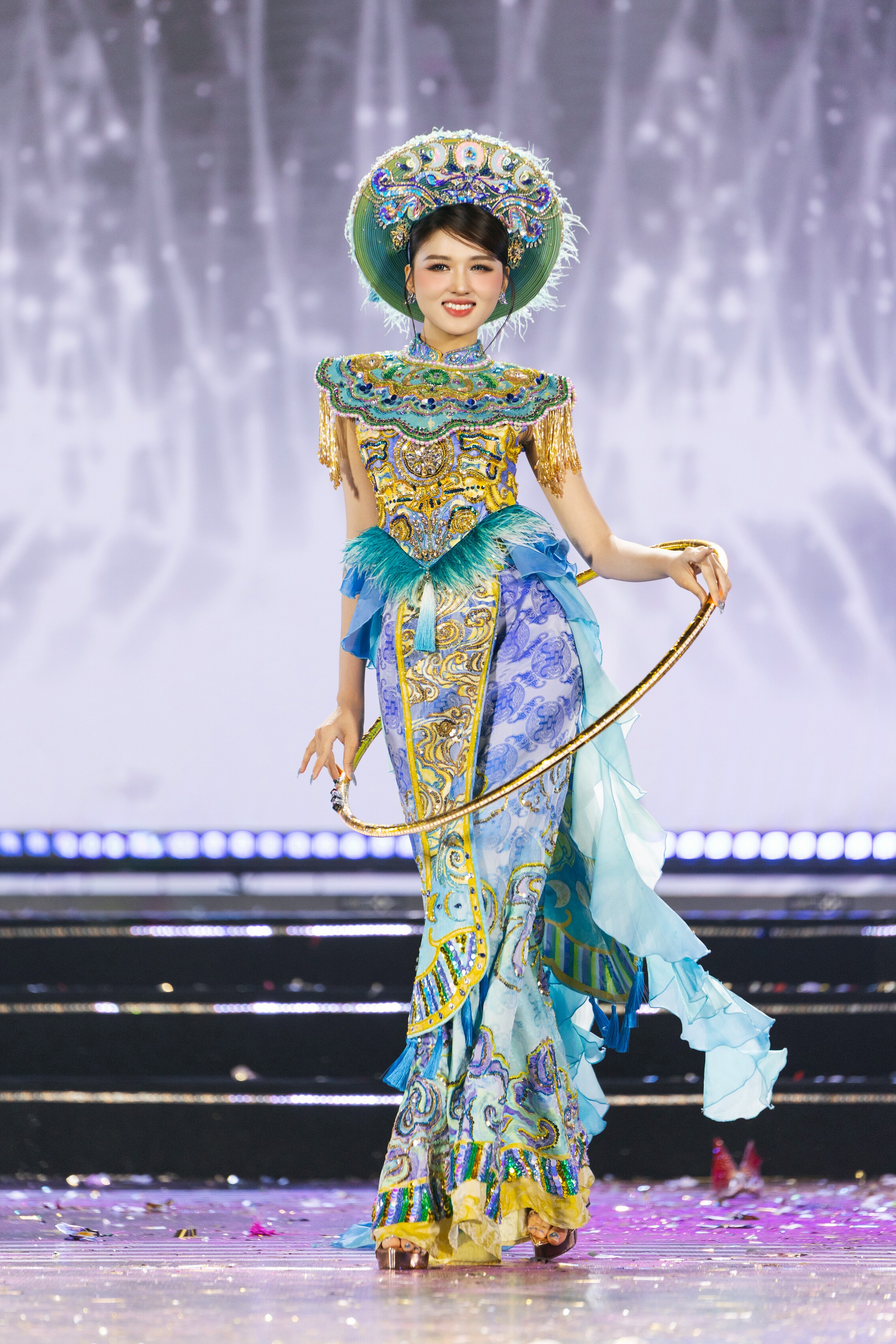 Đêm trình diễn còn có sự tham gia của Á hậu 1 Miss Grand Vietnam 2024 Nguyễn Thị Thu Ngân. 