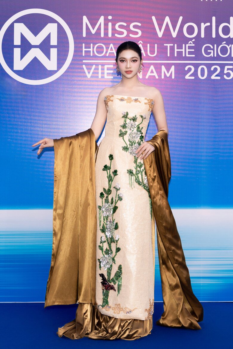 Á hậu Minh Kiên khoe visual sắc sảo trước thềm kết thúc nhiệm kỳ. Thời gian gần đây, cô nàng còn bén duyên sang lĩnh vực diễn xuất.